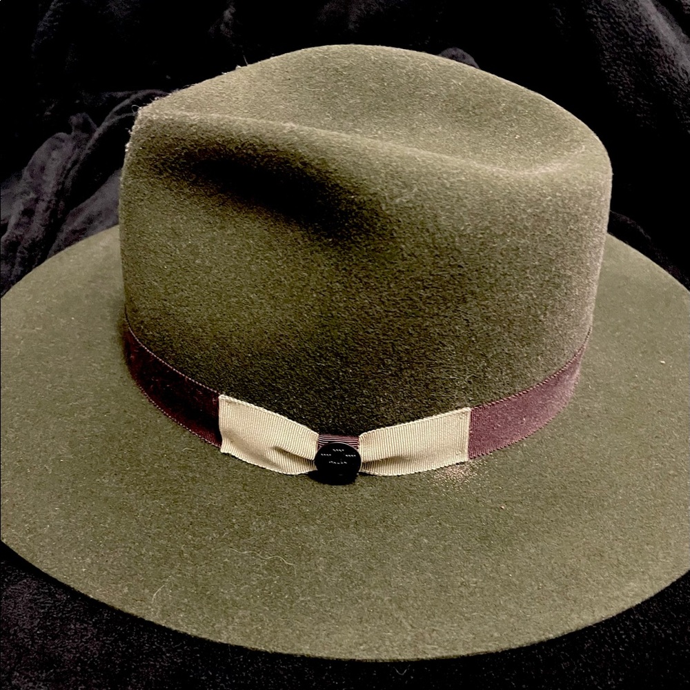 Fedora - Picture 2 of 3